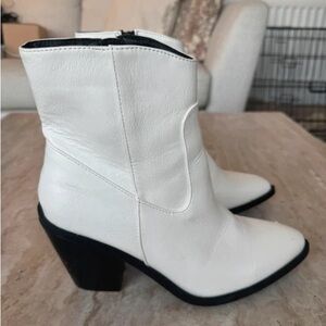 Chic White Heeled Boots